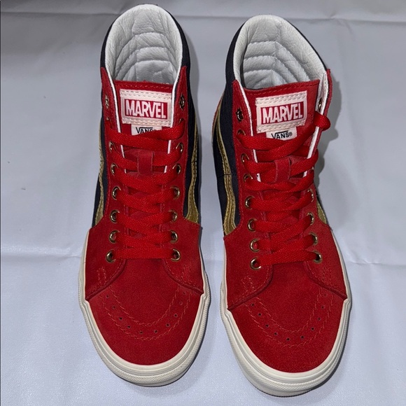 VANS Limited Edition Captain MarvelSK8-Hi SIZE Mens 5.5 Or Womens 7